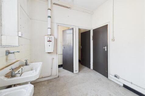 27 Eastover, Bridgwater, Somerset TA6 5AW | Freeho