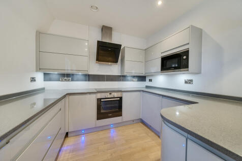 Open Plan Living Room / Kitchen / Dining Room