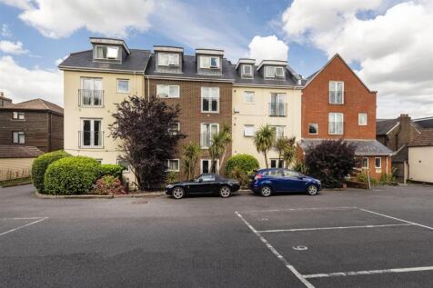 Flat 3, St. Eanswythes Ct, TN9 2BF 004.jpg