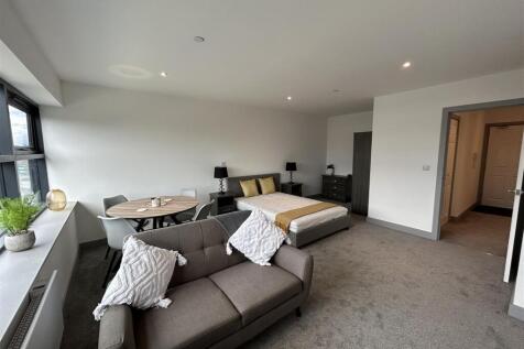 1-bed flat on Grosvenor House, Union Street, Wakefield, £700/mo