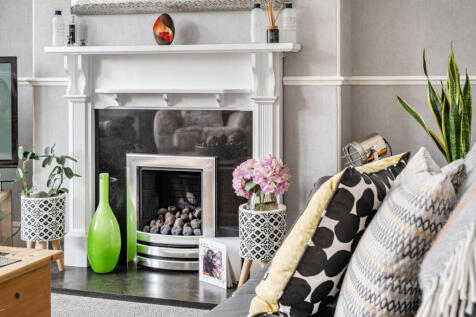 1362379-21-68de70...