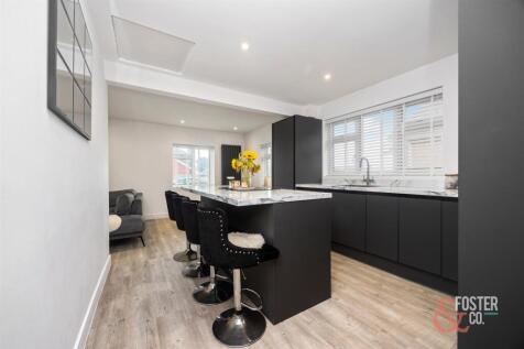 Phyllis Avenue 106-013.JPG