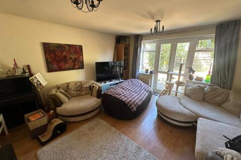Desdemona Avenue, Warwick photo 3