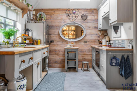 61c89820-41e4-475...