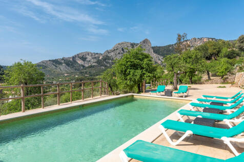 Tranquil and lovely pool area