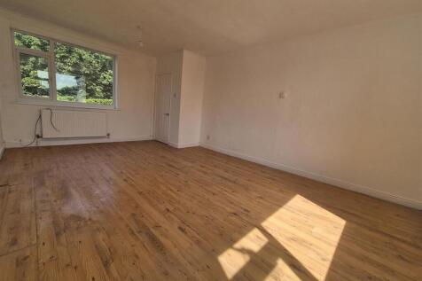 Callington Drive, Hyde photo 5