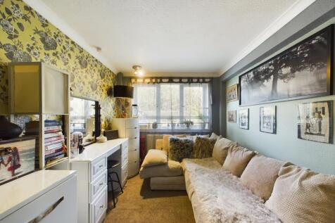 CAM03481G0-PR0081-STILL005