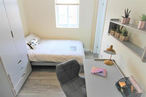 27/28 - Brayford Court - Apt 21 - Student Apartment photo 3