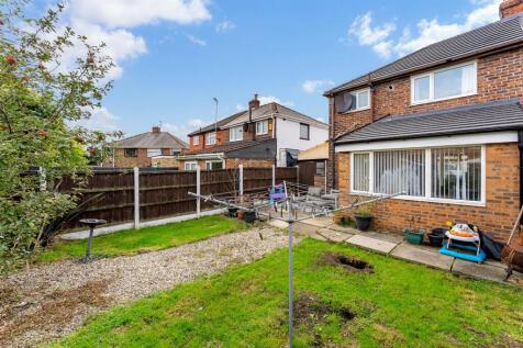 8 BEECHWOOD GROVE-29.jpg