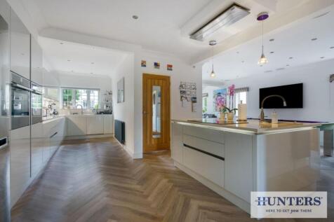 98335_62-Westgate-Guiseley  (6) - Copy_low.jpg