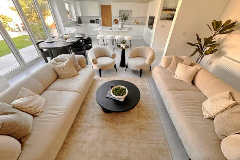 Family Dining Kitchen