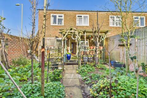 Basingstoke, RG24 - property photo