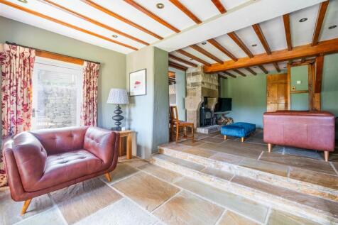 Living Room-5.jpg