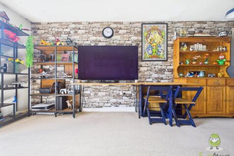 CAM01543G0-PR0151-STILL022