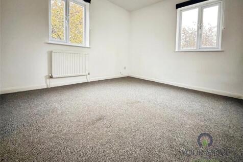 Camelot Close, London, SE28 photo 4