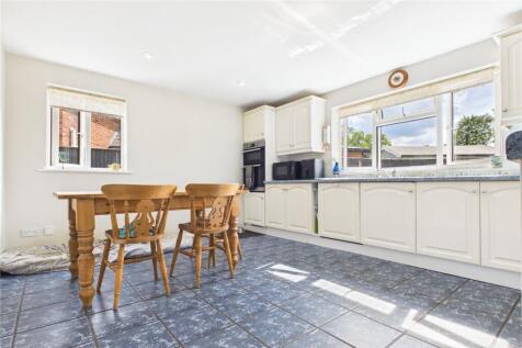 Kitchen / Dining