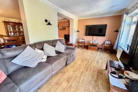 Living room3.jpeg
