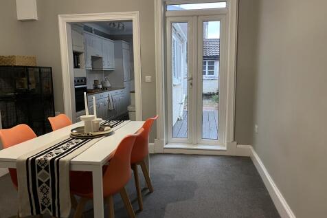 2 Bed Terraced House // Aug 2027 photo 3
