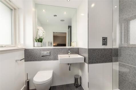 5 bed, 5 bath Detached in Edinburgh - Photo 17
