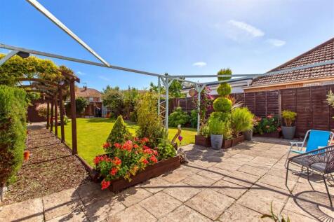 Meadow Close_22.jpg