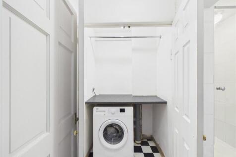 Basement Flat 10 Hales road03557G0-PR0184-STILL004