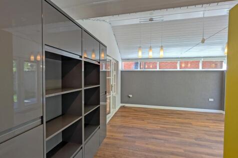 Dining room/sun room