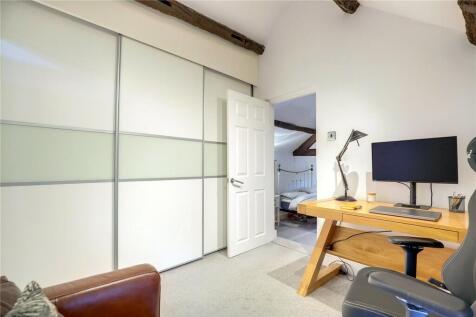 Dressing Room Stu...