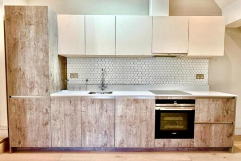 20 Q kitchen.jpg