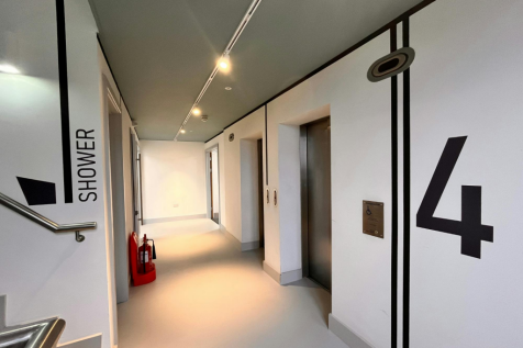 Office to rent Image 5