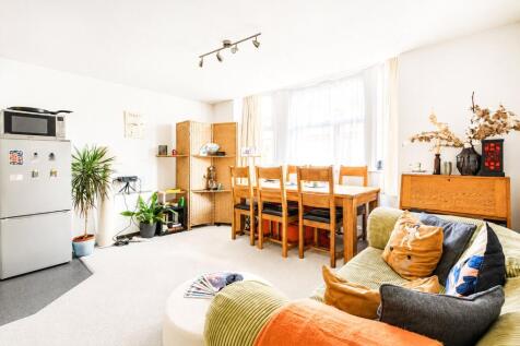 Sitting/Dining Room