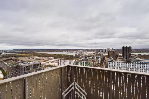 CAM01353G0-PR0017-STILL017.jpg
