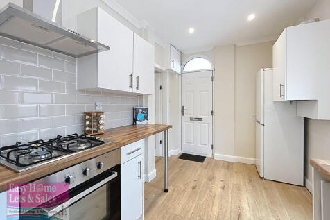 Entrance/Kitchen