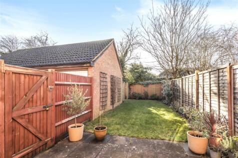 Wolstan Close, Denham, UB9 photo 3