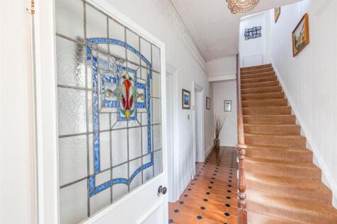 A22 - Bridge Road Torquay, Olivet - 250814.jpg