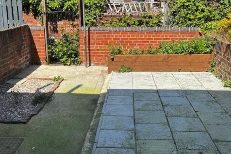 REAR GARDEN.jpg