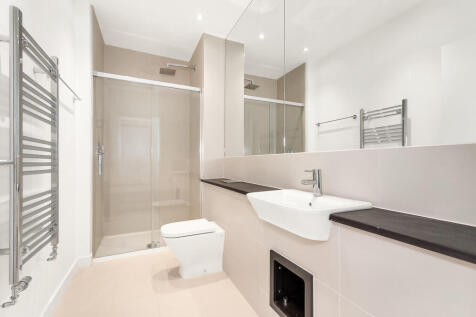 Bedroom One Ensui...