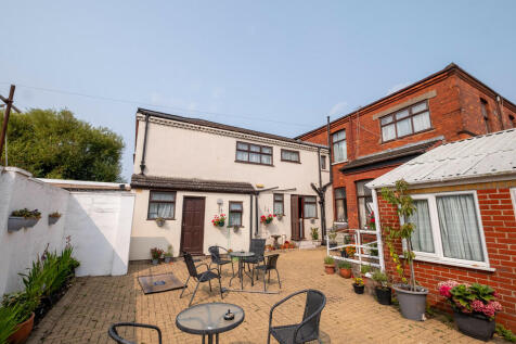 RaynescourtLodge-...