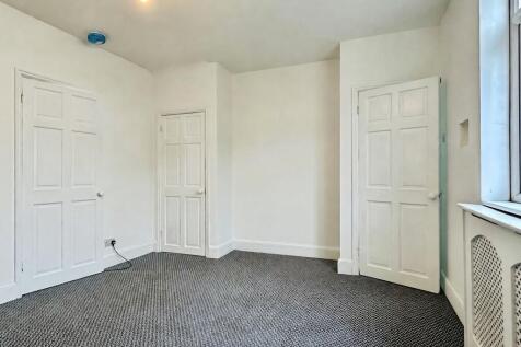 Woodland Avenue, Burbage, LE10 photo 4