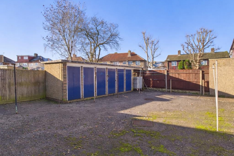 Chertsey Crescent