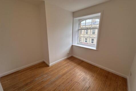 Byram Court, Huddersfield photo 4
