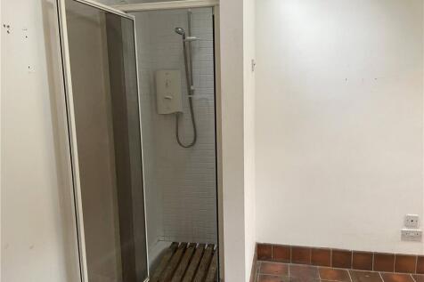 Shower -Garden Room