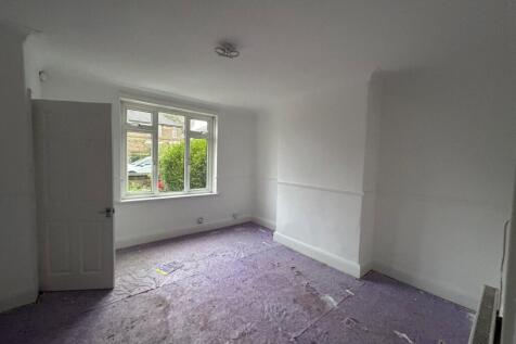 Eastbury Avenue, Bradford, West Yorkshire, BD6 photo 4