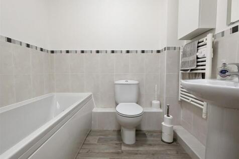 BATHROOM/WC