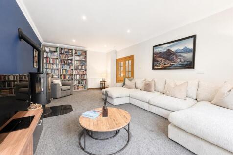 Formal Lounge
