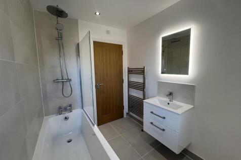 5 - The Ivy Bathroom.jpg