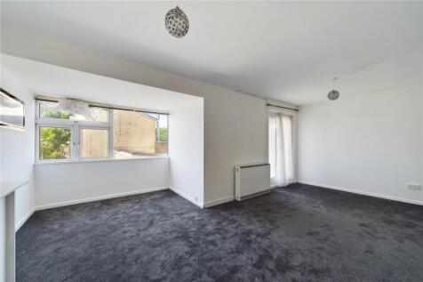 Gossops Green, Crawley, RH11 photo 3