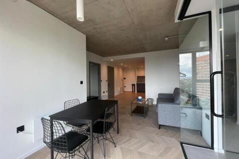 2-bed flat on 1F Spinners Way, Castlefield, Manchester, £1,500/mo