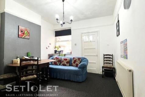 31 Chartley Road, LE31AB - Sale 4.jpg