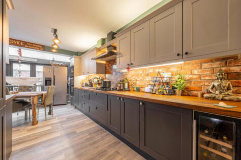 The Vicarage02150