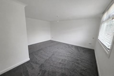 Cheriton Close, Bransholme, Hull photo 5